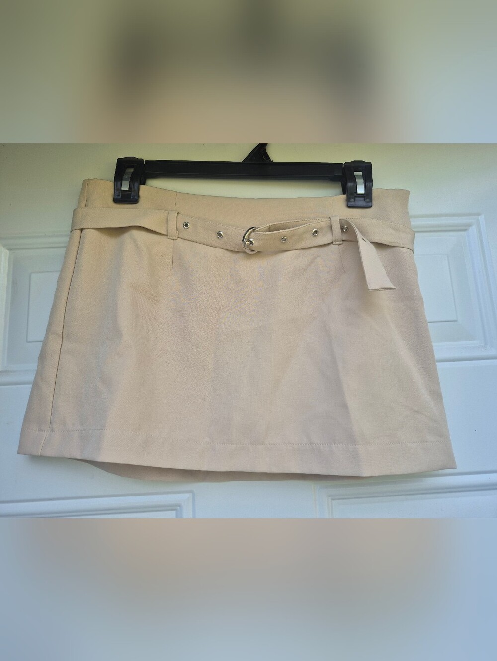 Streetwear Society Cream Beige Athleisure Golf Mini Skort Skirt With Buckle